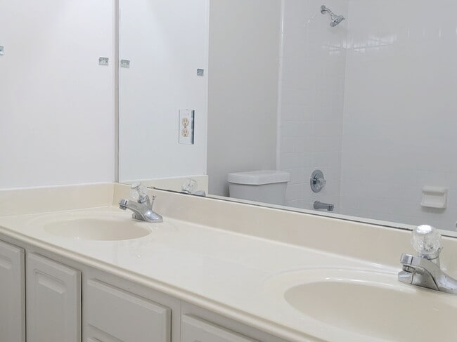Building Photo - 4611 Rainbow Valley Ct