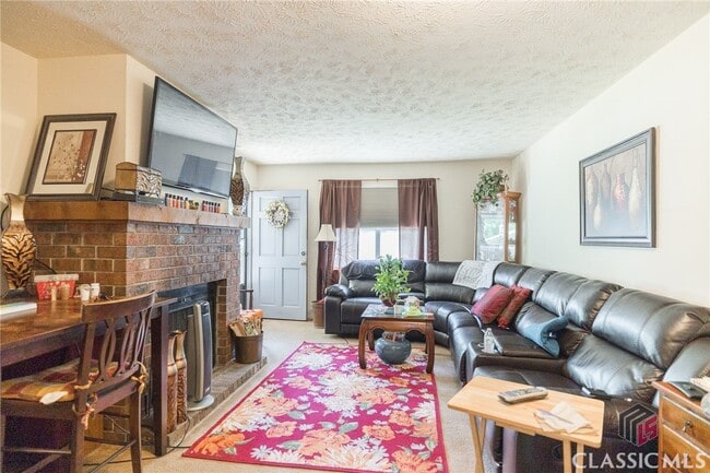 Building Photo - 1170 White Oak Dr