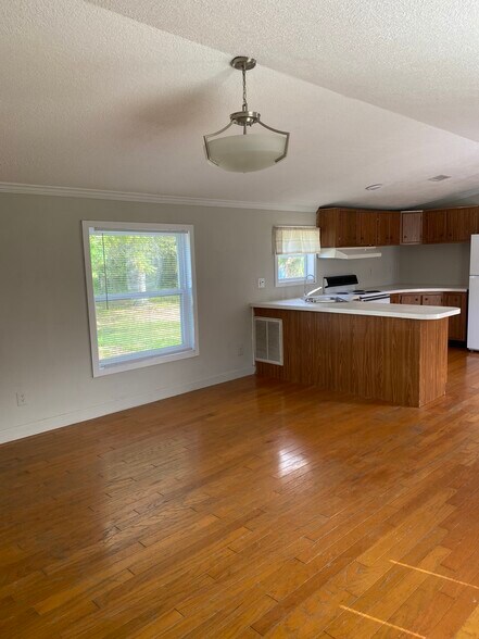 Building Photo - 17020 Meridian Blvd