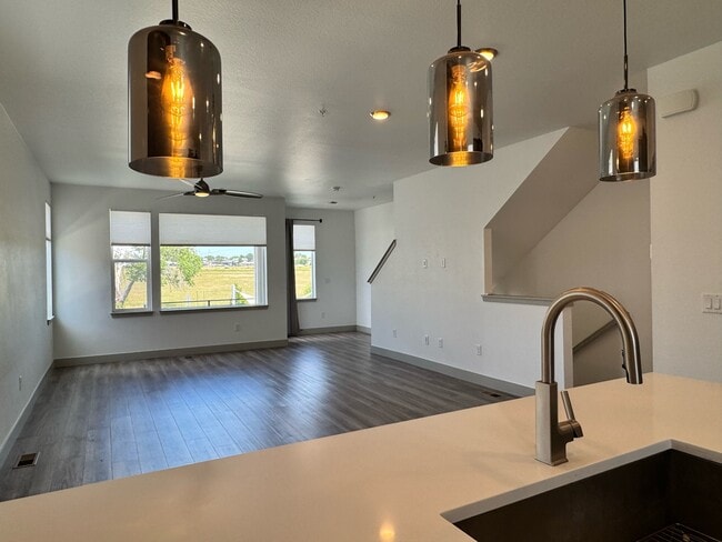 Building Photo - 2865 W 69th Ave