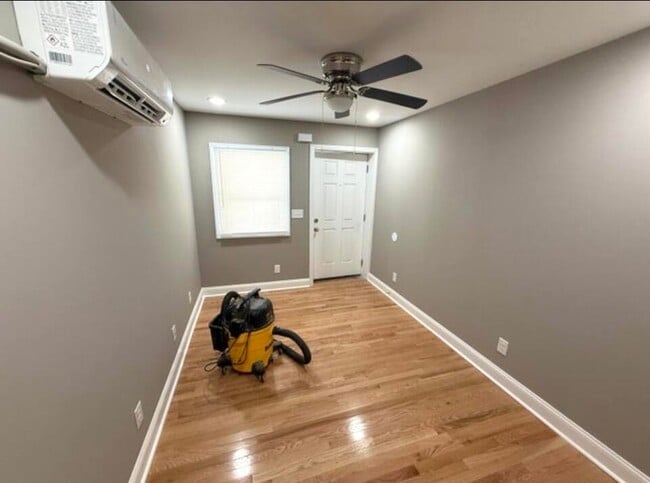 Building Photo - 402 Gunn St