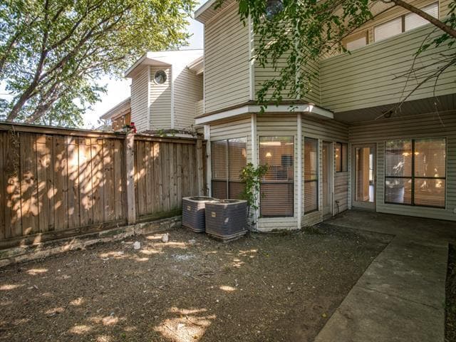 Building Photo - 432 Josephine St