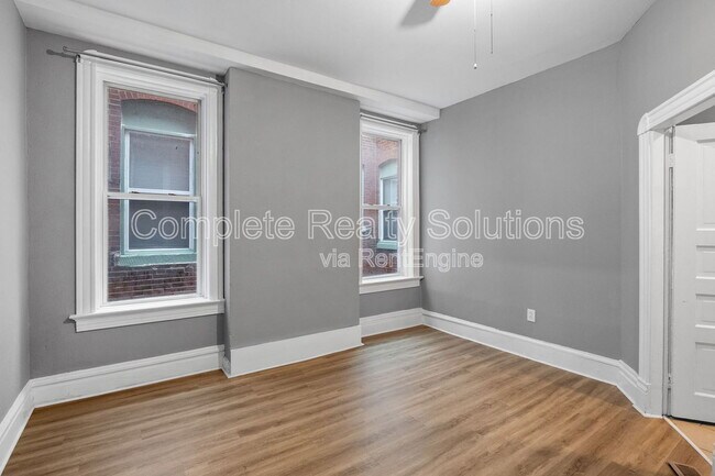 Building Photo - 5132 Kensington Ave