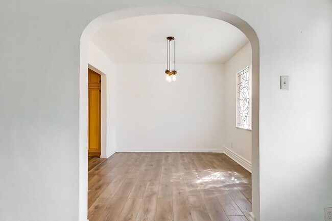 Building Photo - 288 S Coronado St