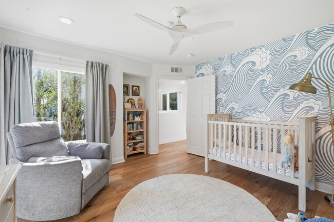 Building Photo - 125 S Juanita Ave