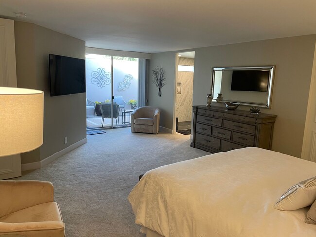 Building Photo - Fully Furnished Annual Lease Available