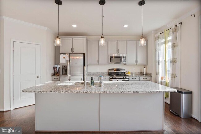 Building Photo - 24553 Rosebay Terrace