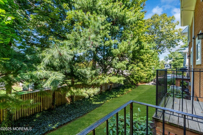 Building Photo - 65 E River Rd