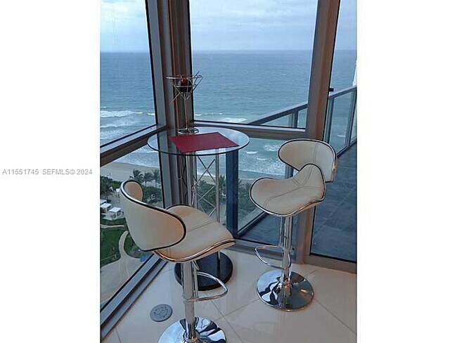 Building Photo - 3101 S Ocean Dr