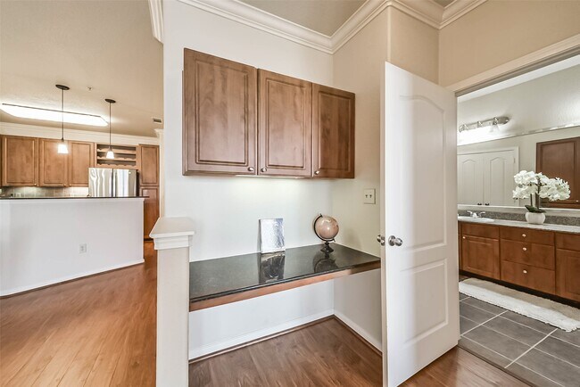 Building Photo - 1711 Old Spanish Trl