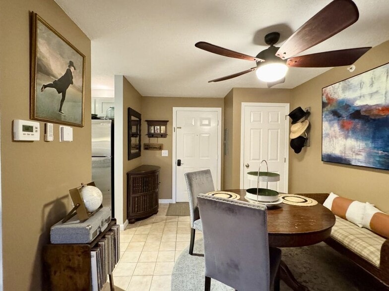 Building Photo - 19 Saco St