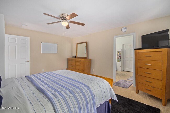 Building Photo - 23875 W La Salle St