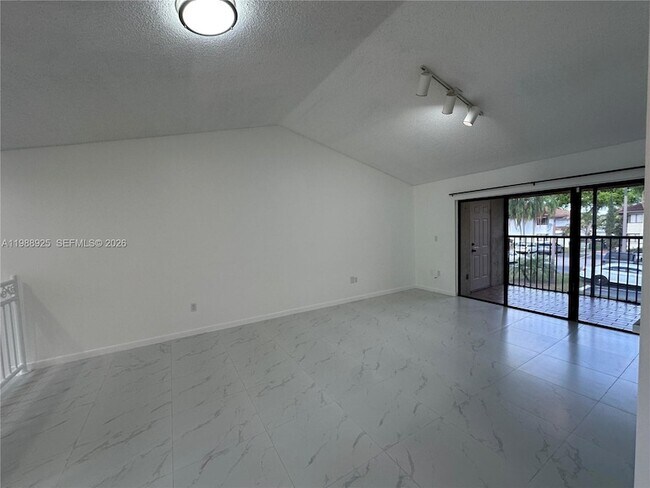 Building Photo - 9702 SW 138th Ave