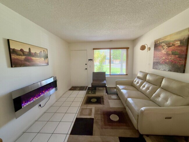 Building Photo - 9641 Spyglass Ave