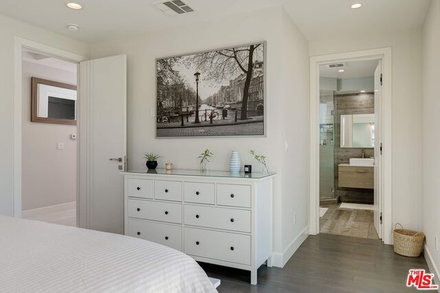 Building Photo - 4418 Kingswell Ave