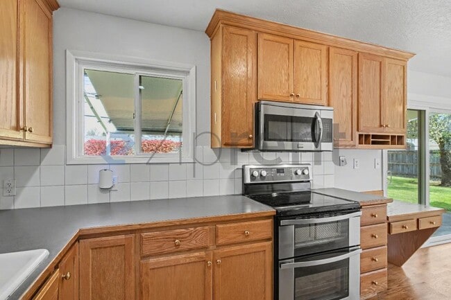 Building Photo - 7006 Tennessee Ln