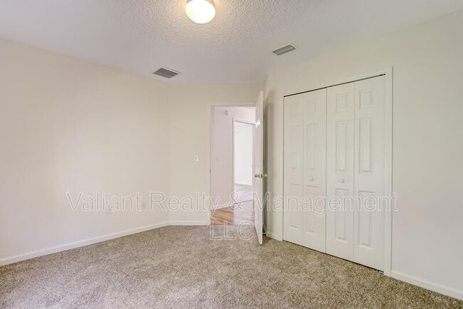Building Photo - 608 Birchbark Trail