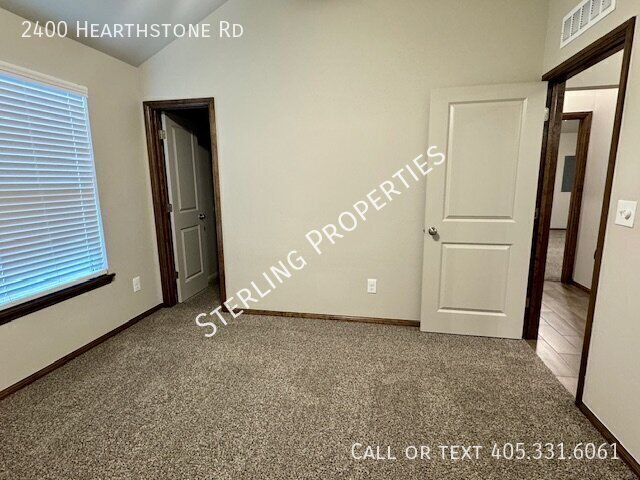 Building Photo - 2400 Hearthstone Rd