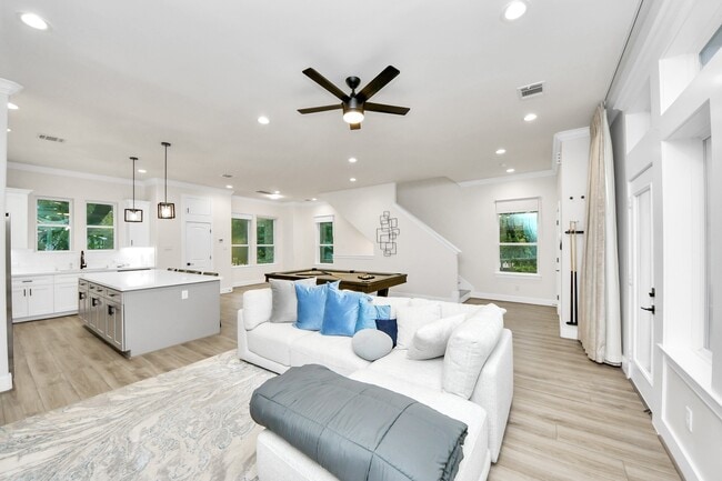 Building Photo - 2007 Briley St