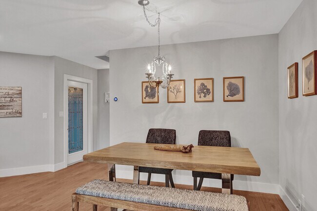 Building Photo - 620 W Palmetto Park Rd