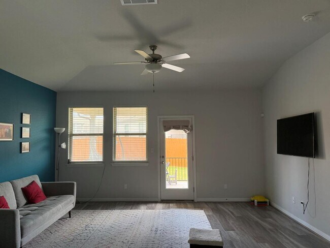 Building Photo - 6017 Teodoro Bend