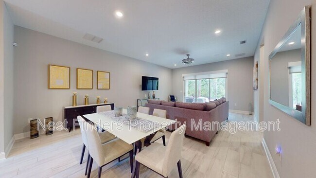 Building Photo - 33 Ficus Ln