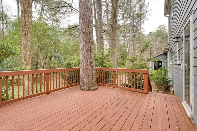 Building Photo - 2437 Tilghman Cir