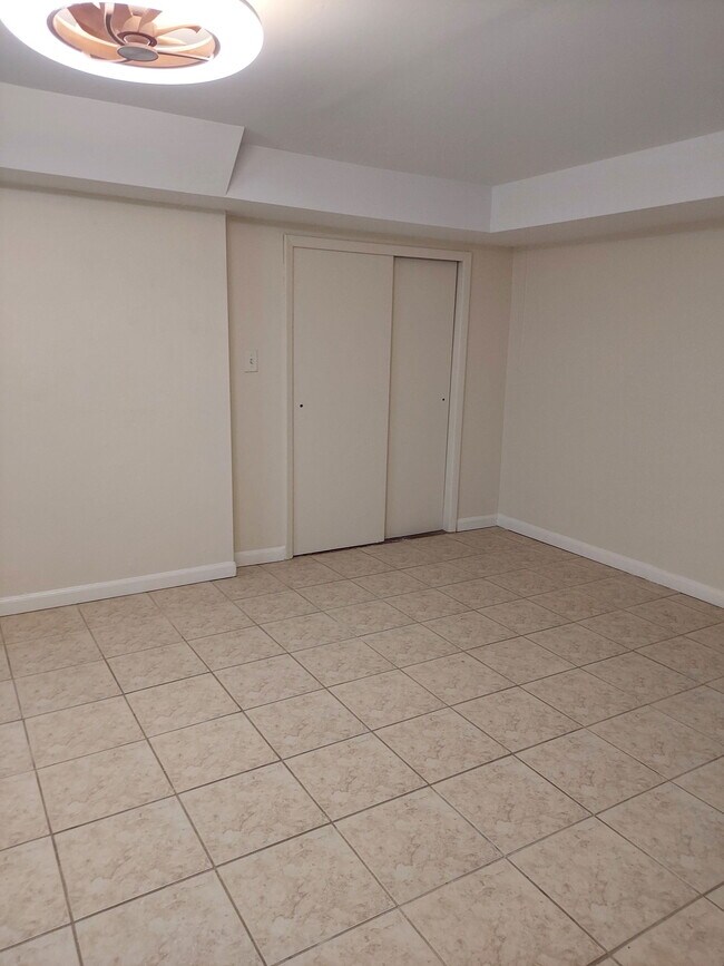Building Photo - 297 Tom Hunter Rd
