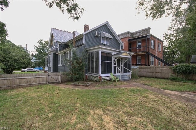 Building Photo - 146 Florida Ave