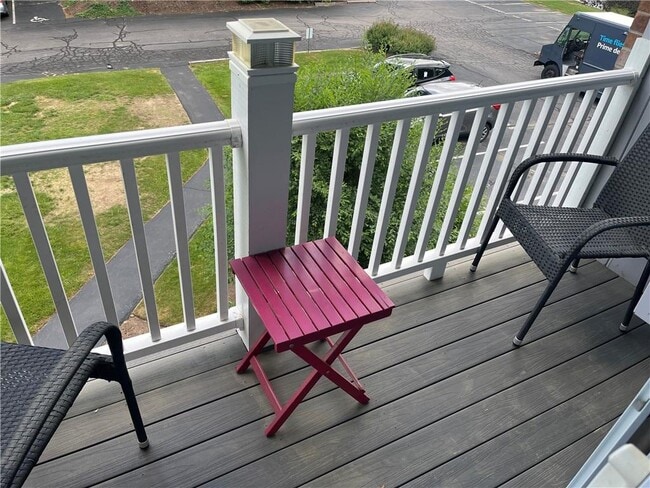 Building Photo - 494 Putnam Pike