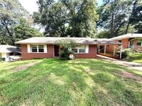 Building Photo - 454 Forest Hills Dr