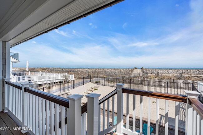 Building Photo - 3574 Ocean Terrace