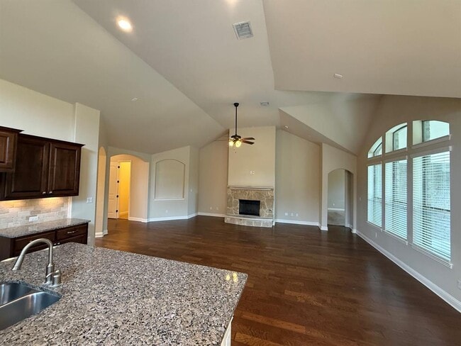 Building Photo - 5512 Lipan Apache Bend