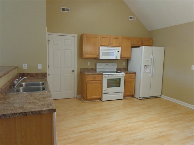 Building Photo - 1021 Stratus Dr