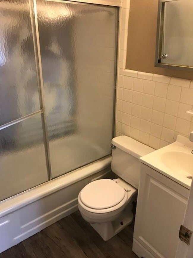 Building Photo - 310-314 Lindsey