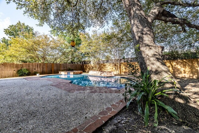 Building Photo - 16615 Raven Glenn