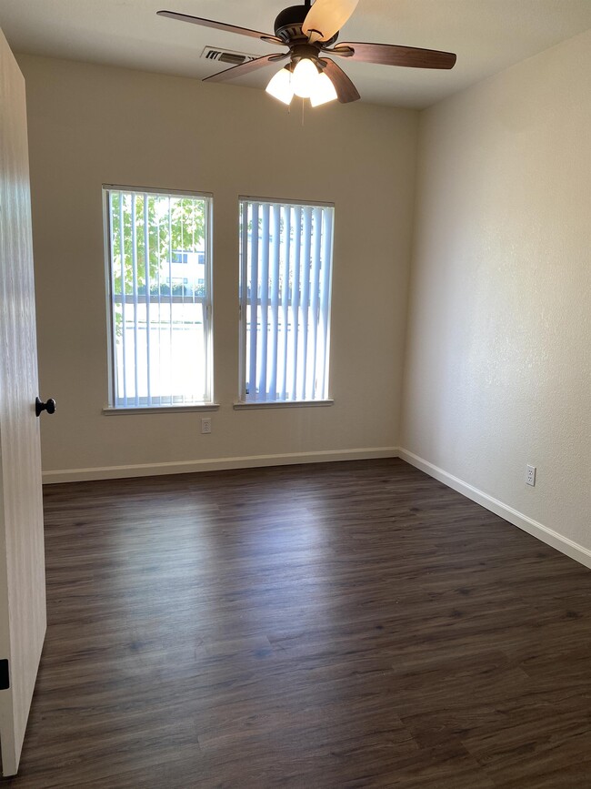 Building Photo - 2917 Snyder Ave