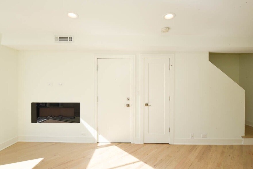 Building Photo - 843 W Grace St