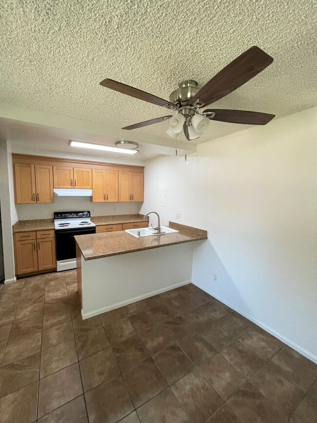 Building Photo - Centrally Located McKeon Condo