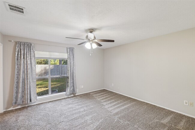 Building Photo - 95 Marabou Pl