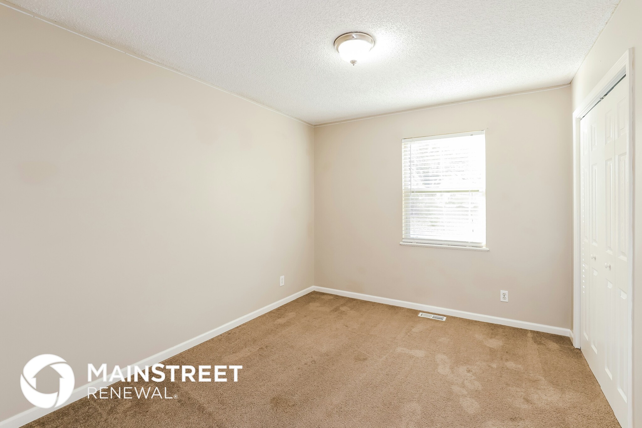 Building Photo - 209 Valley Dr