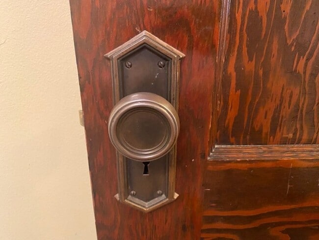 Building Photo - Historic Magill House on NW 1st Street