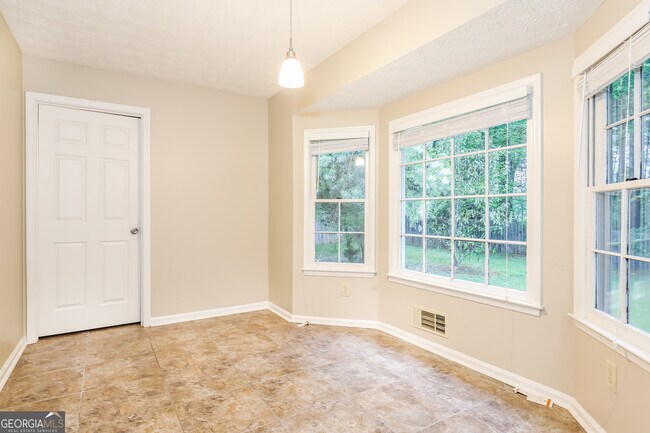 Building Photo - 145 Cowan Dr