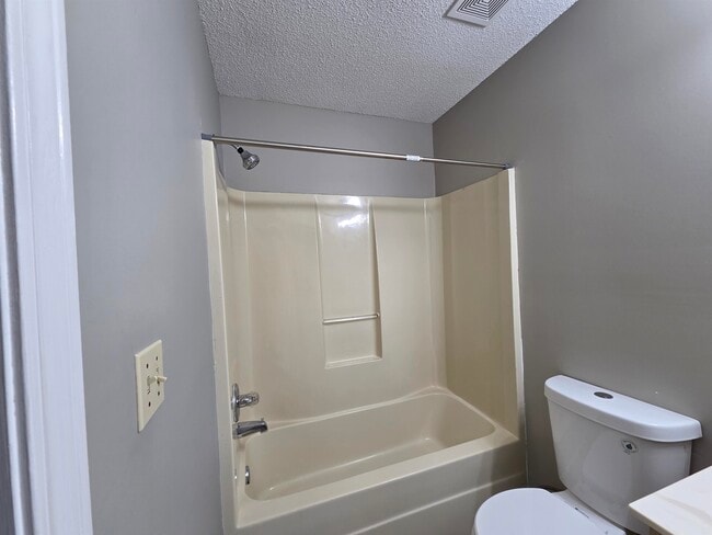 Building Photo - 7733 Shadowland Dr