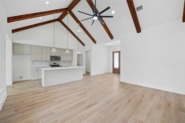 Building Photo - 2801 Wilson Ave