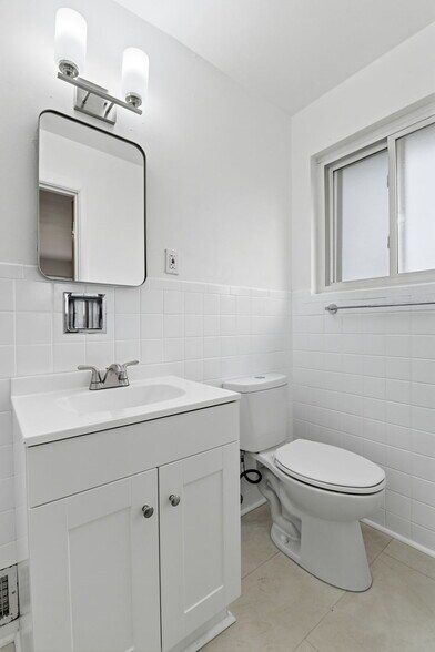 Building Photo - 1152 Burch Ln