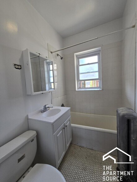 Building Photo - 4318 N Spaulding Ave