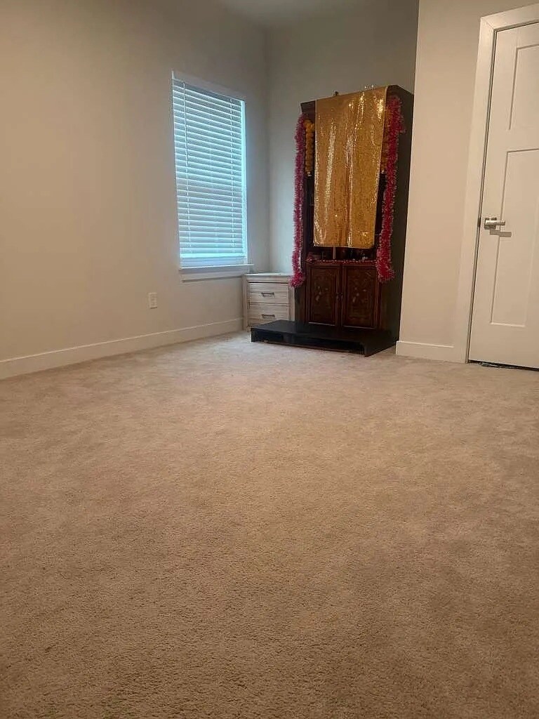 Building Photo - 300 Finnegan Ct