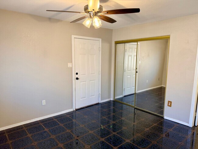 Building Photo - Large San Luis home on a Corner lot with 3 bedrooms plus added Den/Office Room