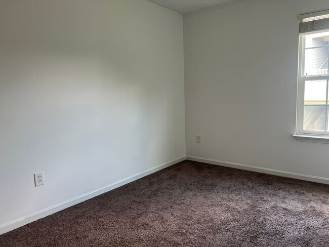 Building Photo - Gorgeous 3/2.5 End Unit Condo in Simpsonvi...